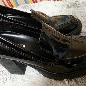 Blondo Josie Patent Lugsole Heeled Loafer Heels Black 08